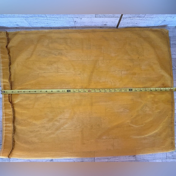 Mesh Yellow Laundry Bag/sports equipment bag with Drawstring - Picture 4 of 5
